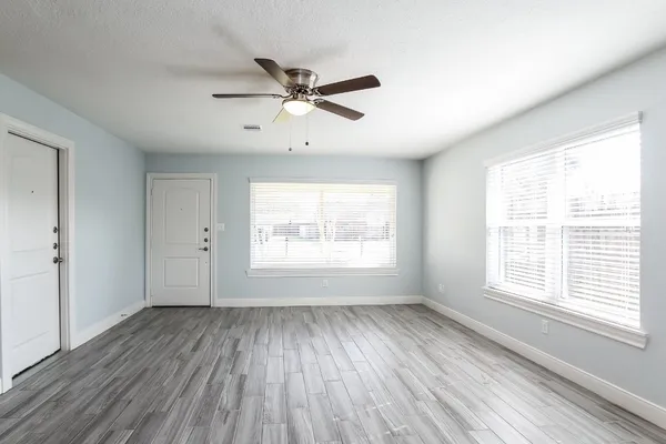 $2,015 | 1140 Glenda Street, Pearland, TX 77581