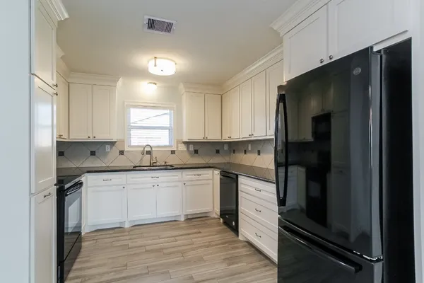 $2,015 | 1140 Glenda Street, Pearland, TX 77581