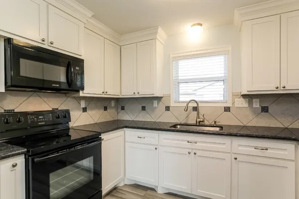 $2,015 | 1140 Glenda Street, Pearland, TX 77581