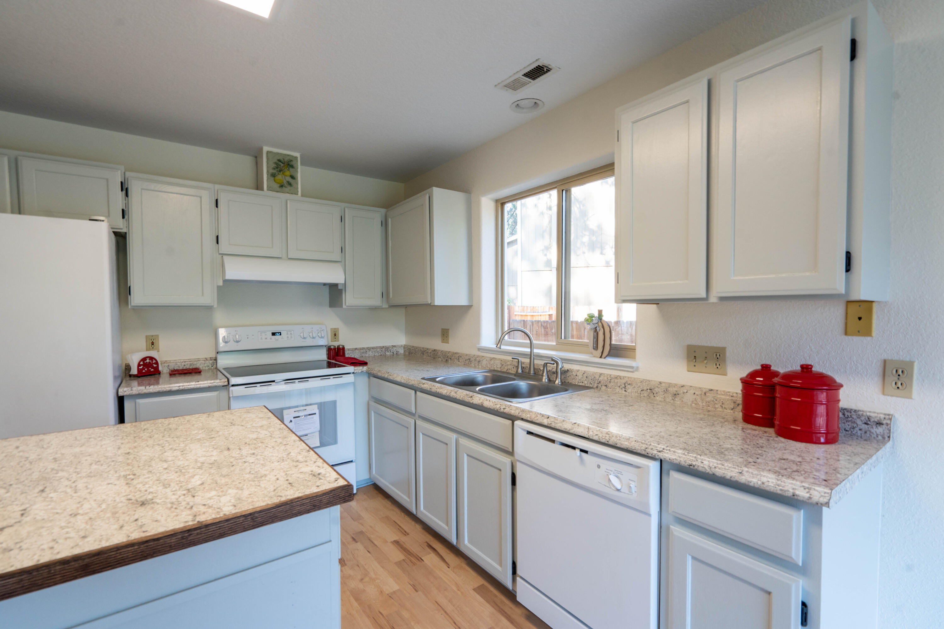 61148 Benham Road Bend, OR 97702 - Photo 28 of 48 DSC08454-HDR