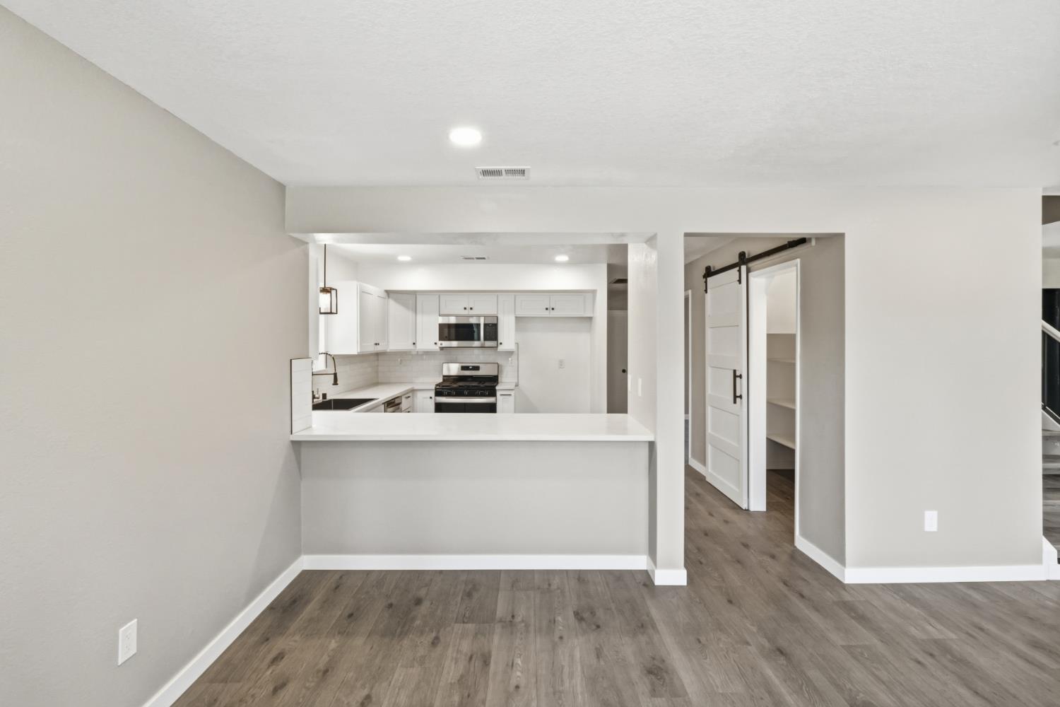 7521 Delta Pointe Way Sacramento, CA 95823 - Photo 15 of 48