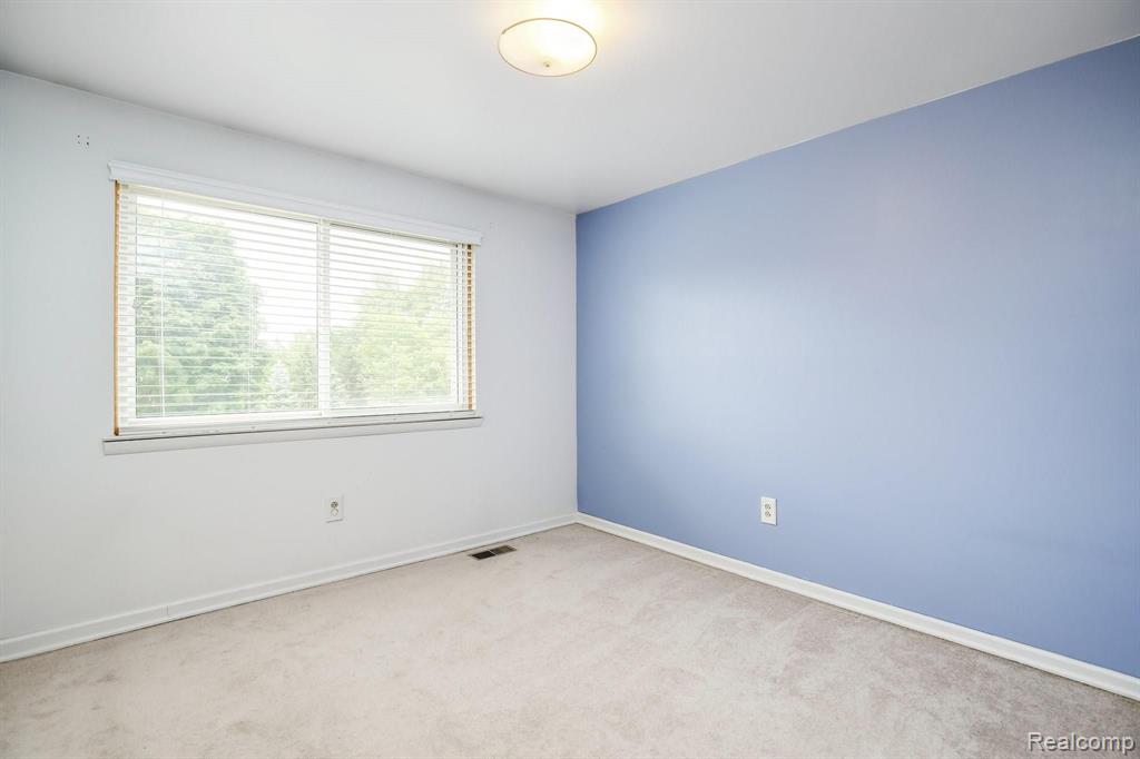 1641 Dennett Lane Rochester Hills, MI 48307 - Photo 25 of 45