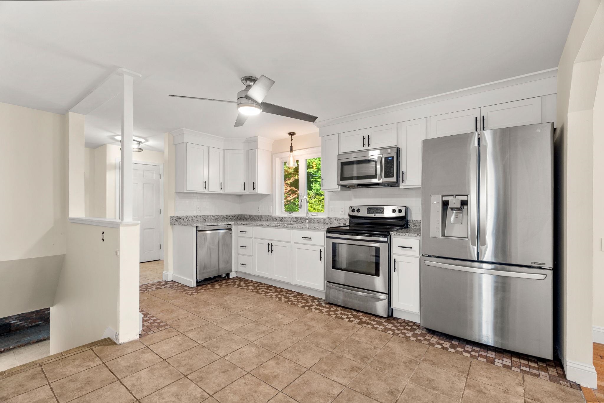 57 Hampstead Road Danville, NH 03819 - Photo 14 of 35