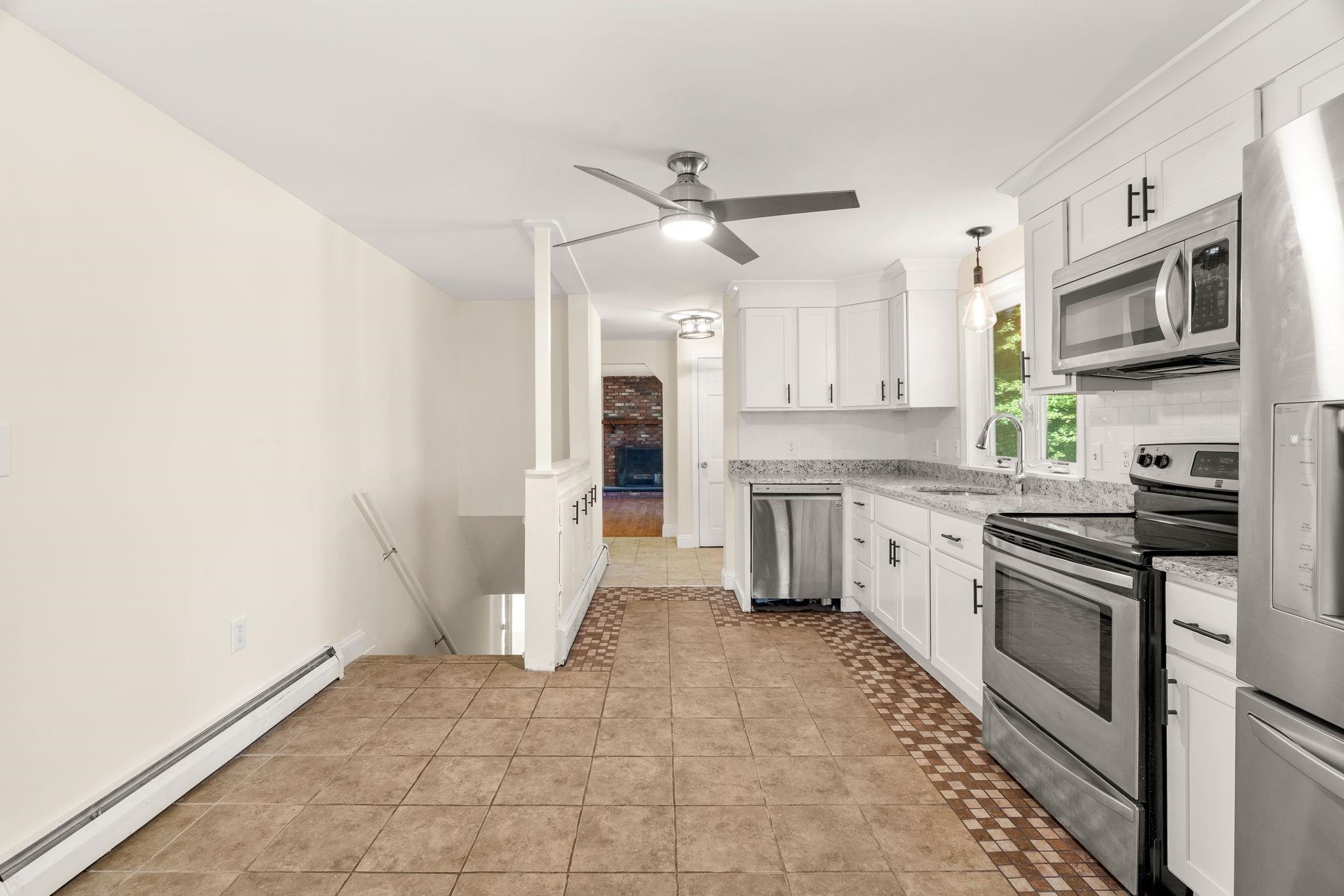 57 Hampstead Road Danville, NH 03819 - Photo 15 of 35