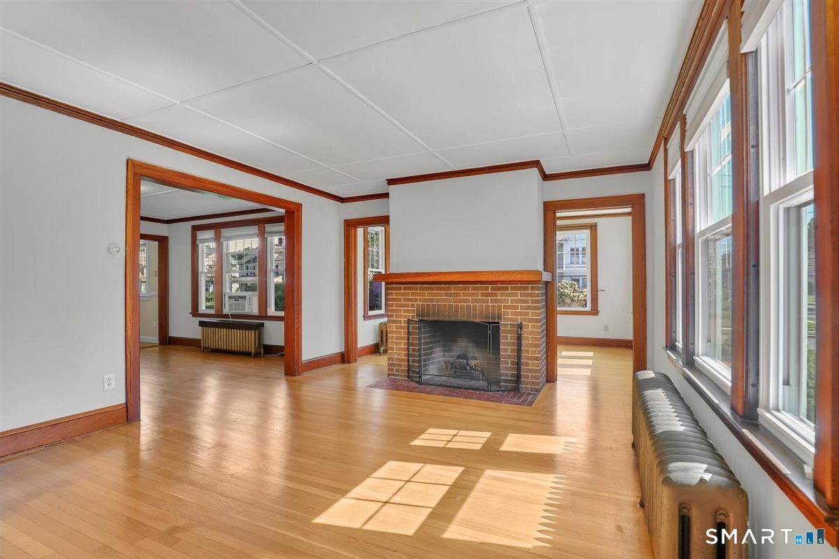152 Brace Road West Hartford, CT 06107 - Photo 7 of 31 Gallery Image 7