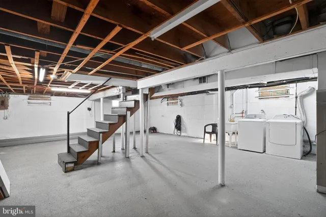 a view of a storage & utility room