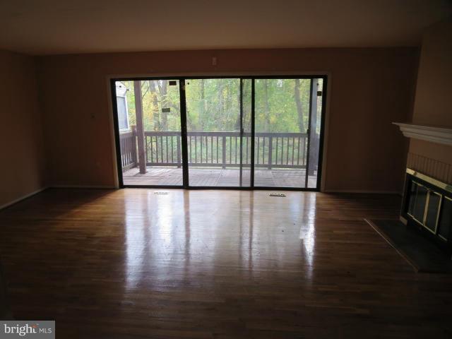8257 Vosges Road Baltimore, MD 21208 - Photo 3 of 13 Living Room