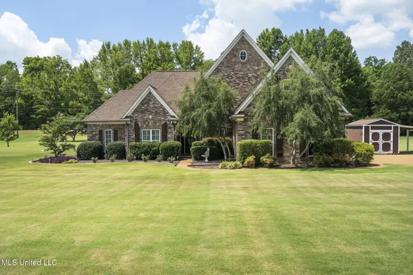 $465,000 | 10080 Green Forest Drive, Hernando, MS 38632