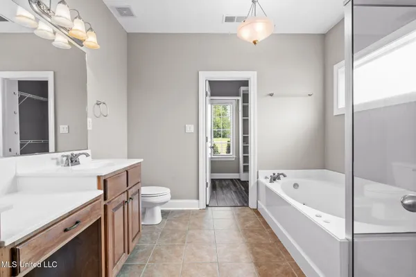 $465,000 | 10080 Green Forest Drive, Hernando, MS 38632