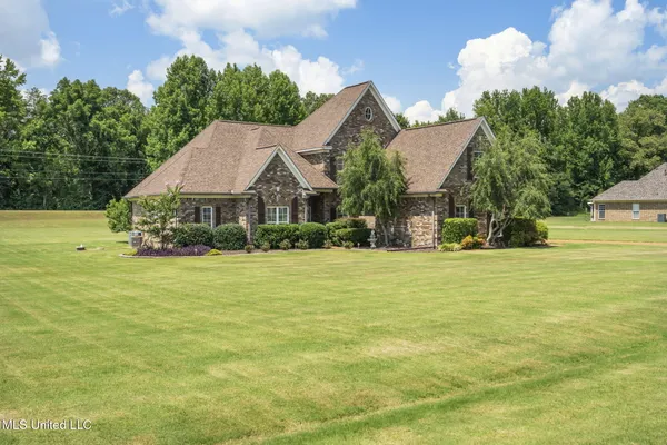 $465,000 | 10080 Green Forest Drive, Hernando, MS 38632