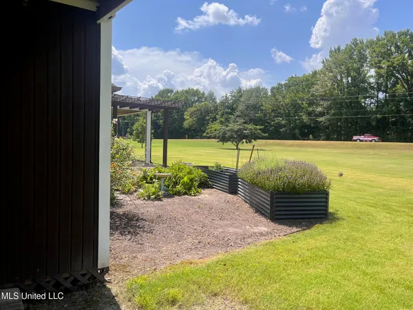$465,000 | 10080 Green Forest Drive, Hernando, MS 38632