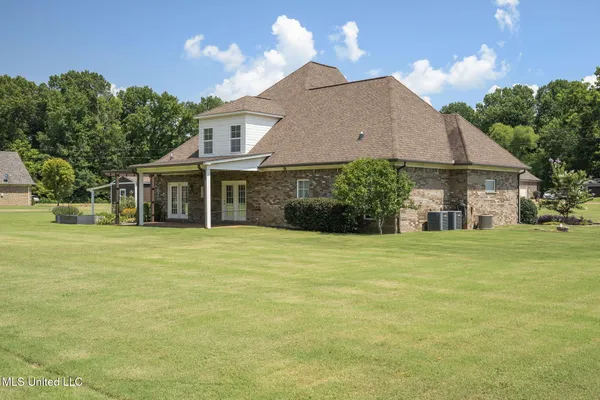 $465,000 | 10080 Green Forest Drive, Hernando, MS 38632
