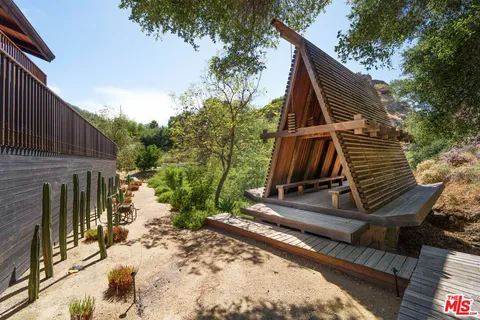 $3,000,000 | 421 Westlake Boulevard, Malibu, CA 90265