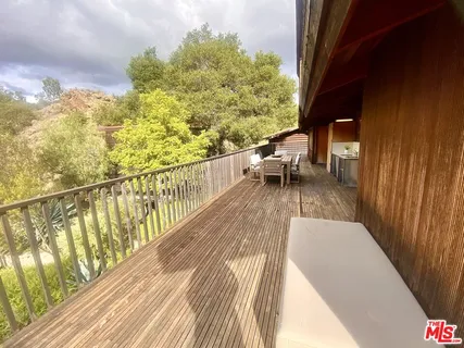 $3,000,000 | 421 Westlake Boulevard, Malibu, CA 90265