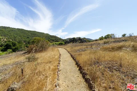 $3,000,000 | 421 Westlake Boulevard, Malibu, CA 90265