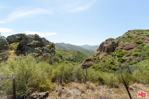 $3,000,000 | 421 Westlake Boulevard, Malibu, CA 90265