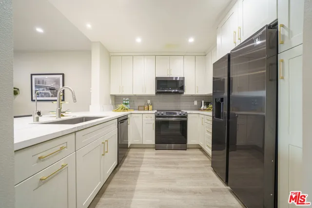 $695,000 | 625 South Berendo Street, Unit 308, Los Angeles, CA 90005