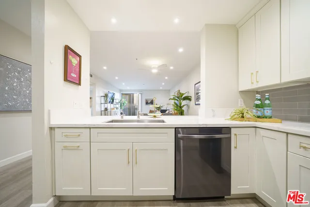 $695,000 | 625 South Berendo Street, Unit 308, Los Angeles, CA 90005