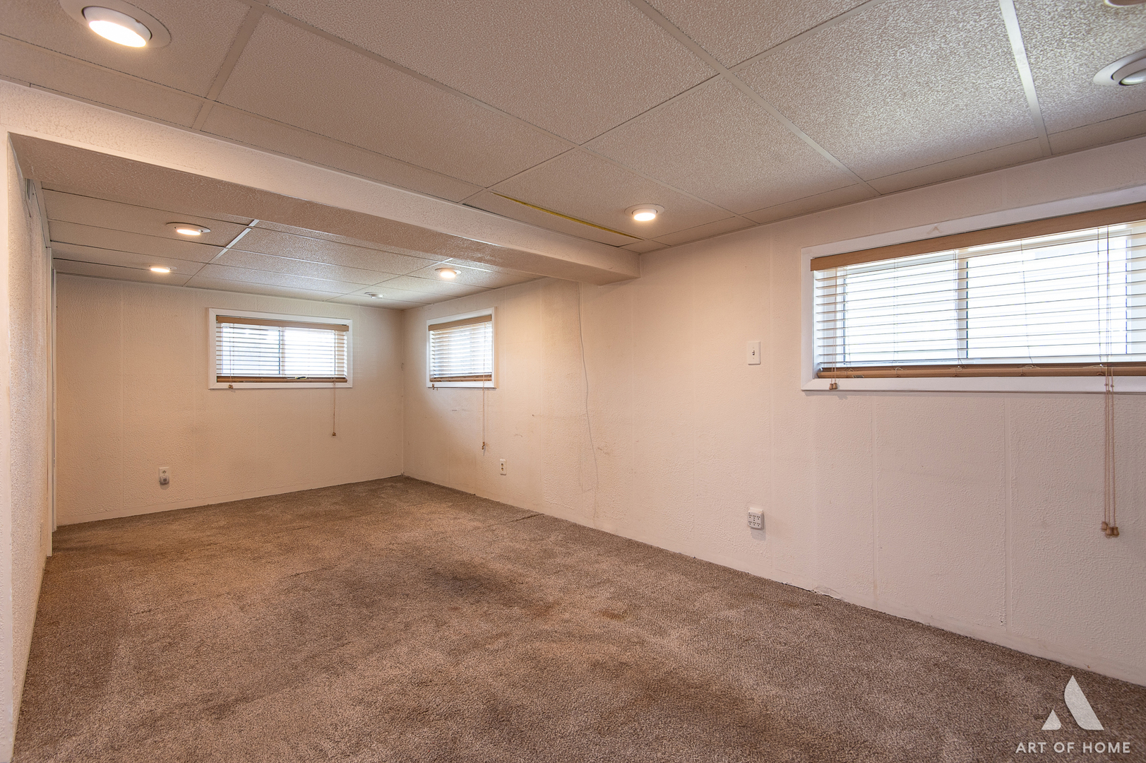 3034 190th Street Lansing, IL 60438 - Photo 15 of 25 a view of an empty room with windows