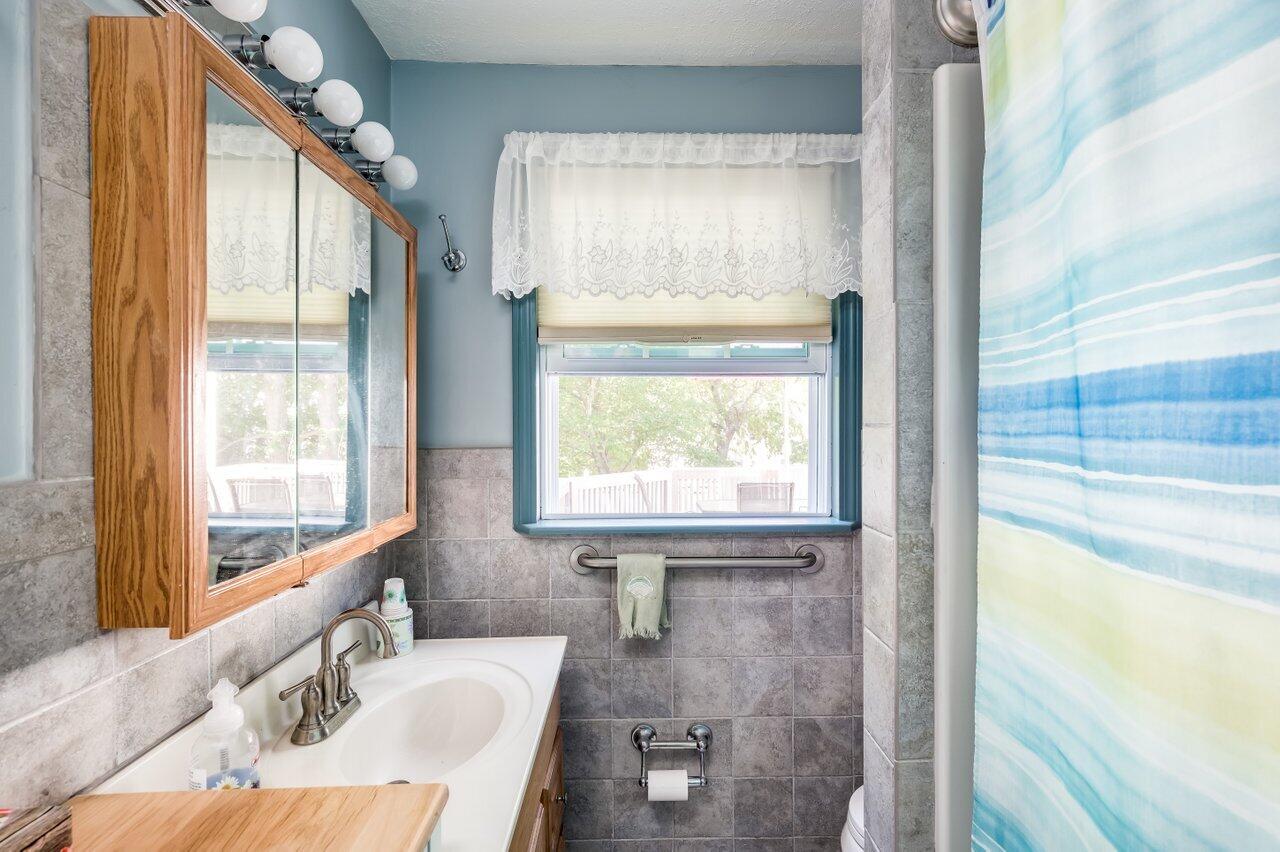 61 Nicole Road York, ME 03909 - Photo 11 of 24 11