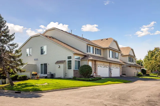 $285,000 | 14210 Xenon Street Northwest, Unit 12, Anoka, MN 55303