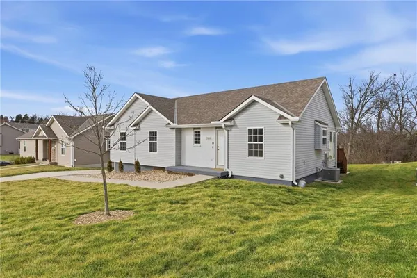 $350,000 | 1219 Cherry Street, Warrensburg, MO 64093