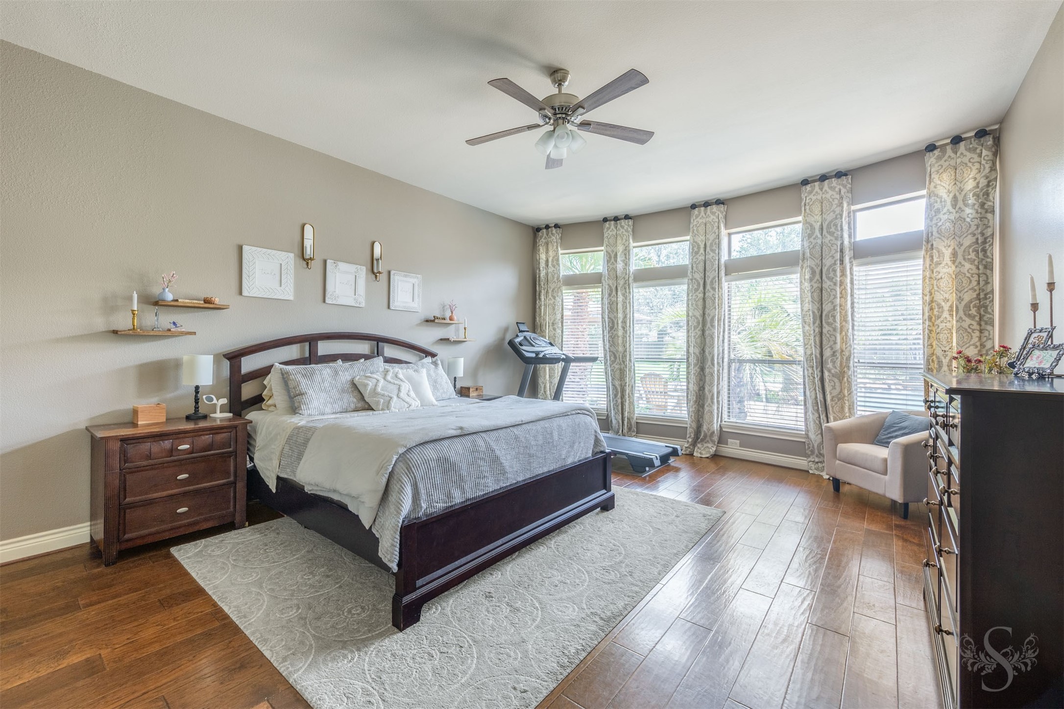 3919 Bianca Spring Lane Katy, TX 77494 - Photo 23 of 50 Primary bedroom, located downstairs.