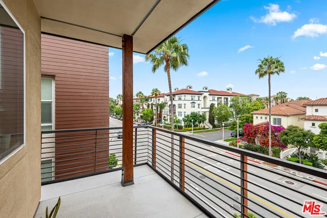 $1,395,000 | 12920 West Runway Road, Unit 360, Los Angeles, CA 90094