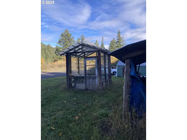 $254,900 | 39688 Row River Road, Dorena, OR 97434