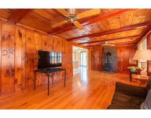 9 Wellington Street Lynn, MA 01902 - Photo 10 of 42