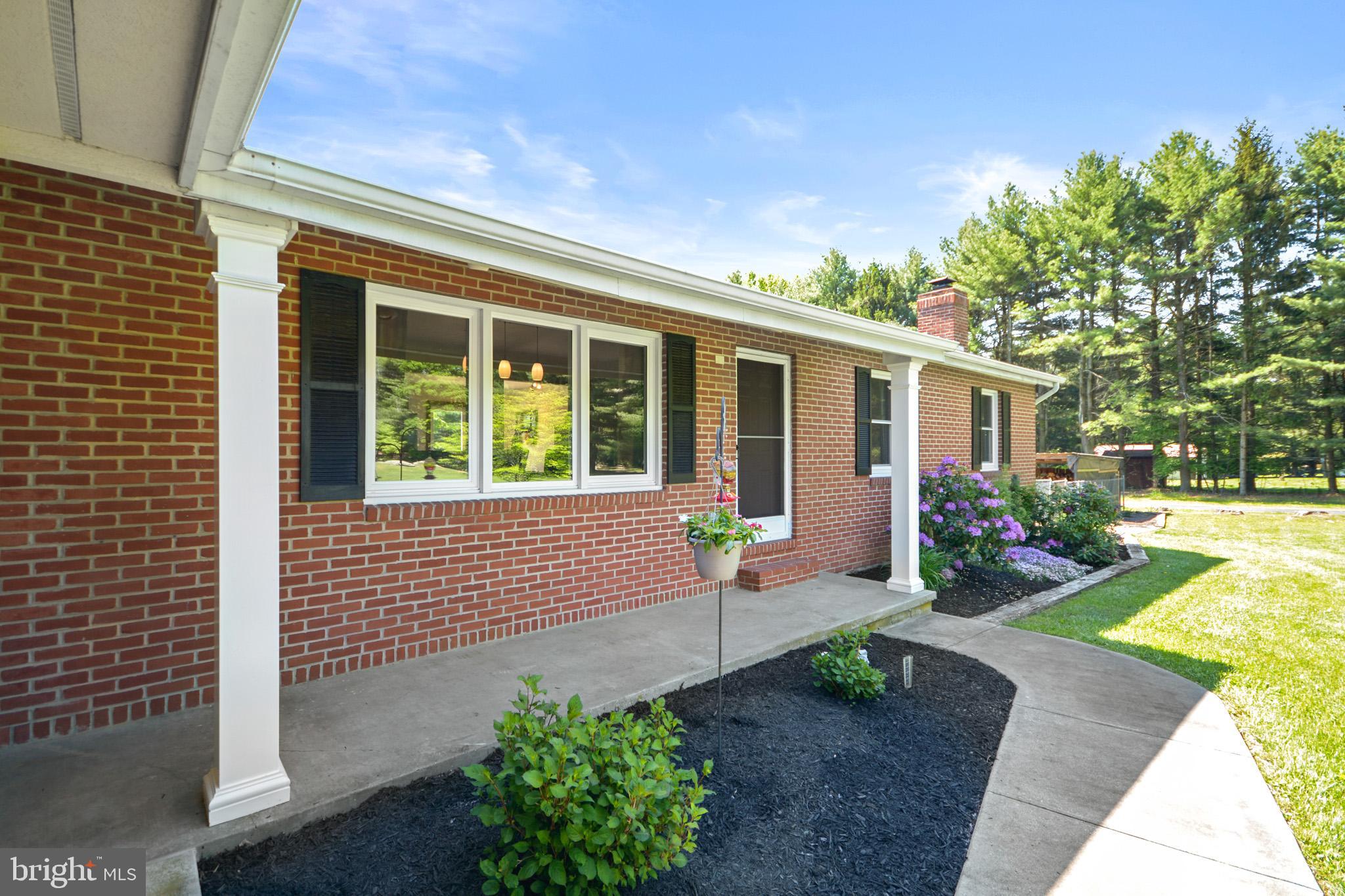 13601 John Kline Road Smithsburg, MD 21783 - Photo 4 of 53 Gallery Image 4