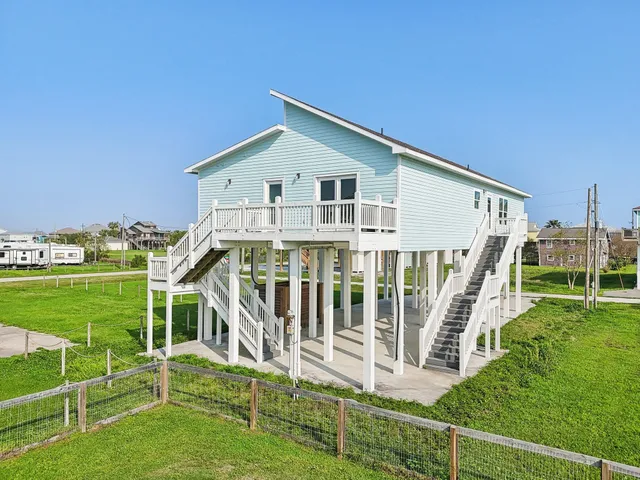 $450,000 | 2115 Seahorse Ln Port, Port Bolivar, TX 77650