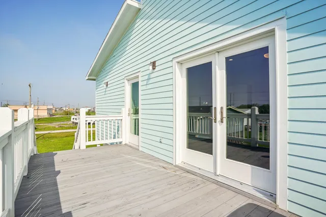 $450,000 | 2115 Seahorse Ln Port, Port Bolivar, TX 77650