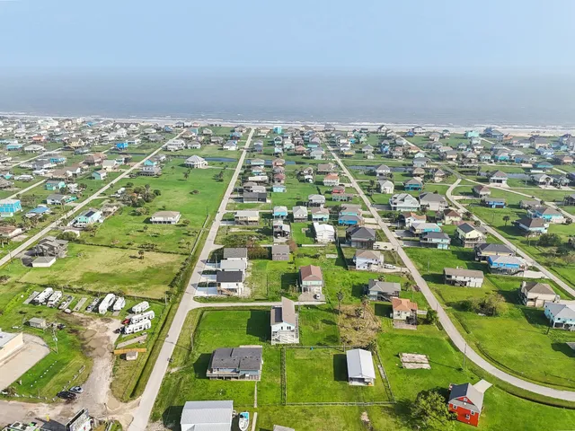 $450,000 | 2115 Seahorse Ln Port, Port Bolivar, TX 77650