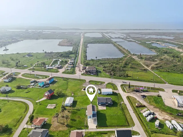 $450,000 | 2115 Seahorse Ln Port, Port Bolivar, TX 77650