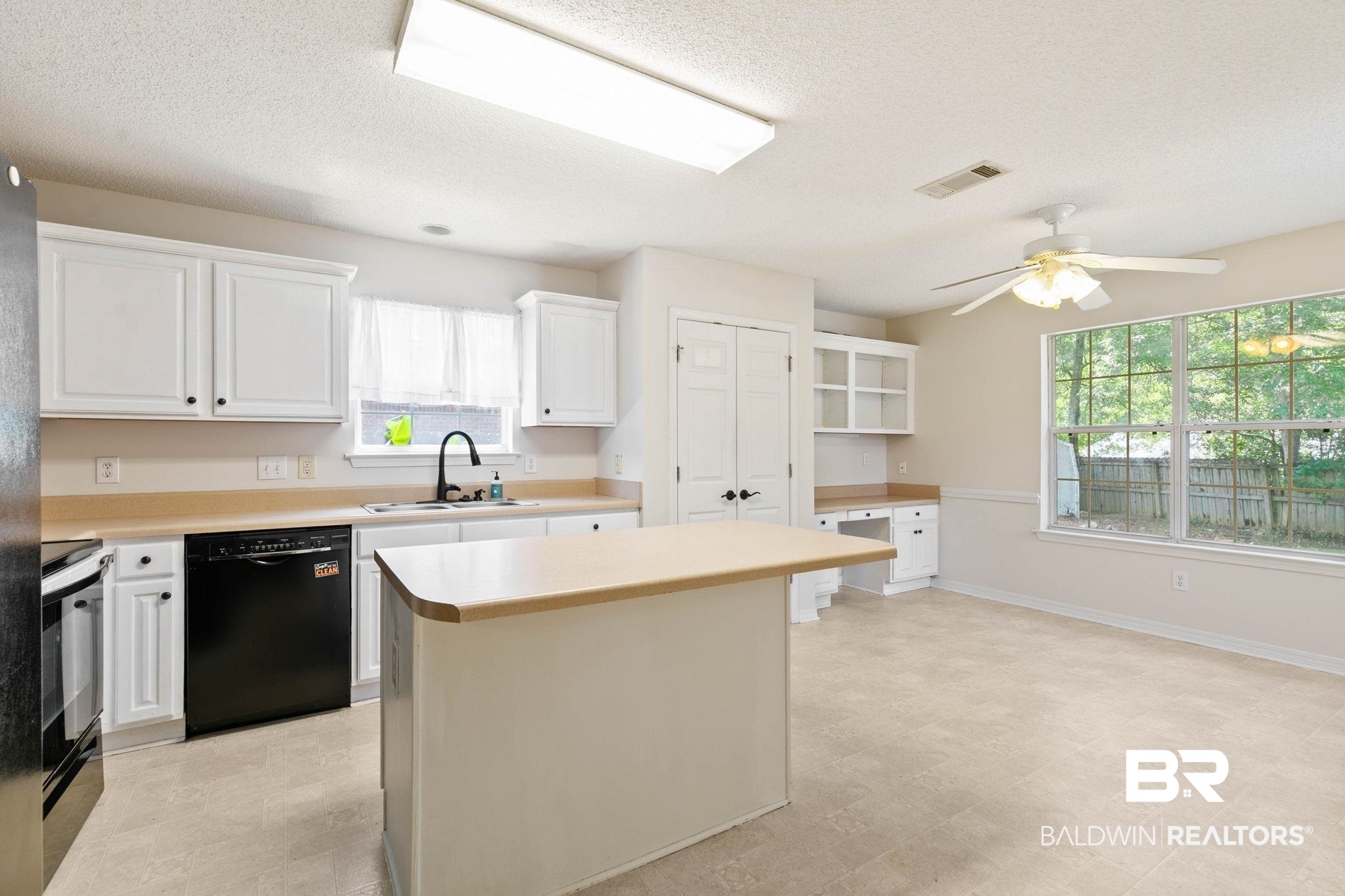 29270 Canterbury Road Daphne, AL 36526 - Photo 13 of 48
