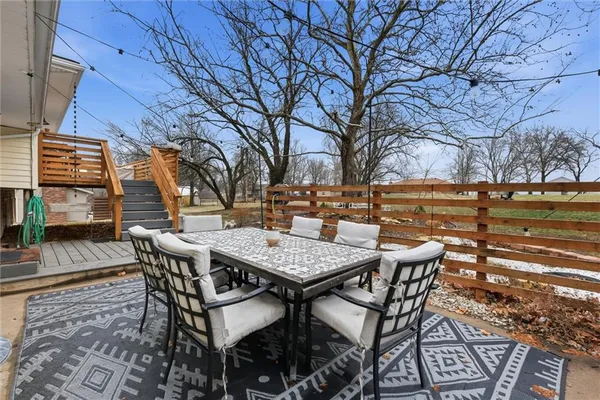 $390,000 | 15794 151st Street, Bonner Springs, KS 66012