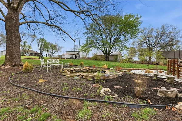 $390,000 | 15794 151st Street, Bonner Springs, KS 66012