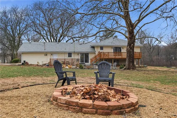 $390,000 | 15794 151st Street, Bonner Springs, KS 66012