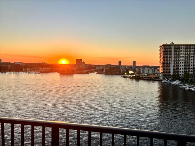 $3,500 | 17150 North Bay Road, Unit 2905, Sunny Isles Beach, FL 33160
