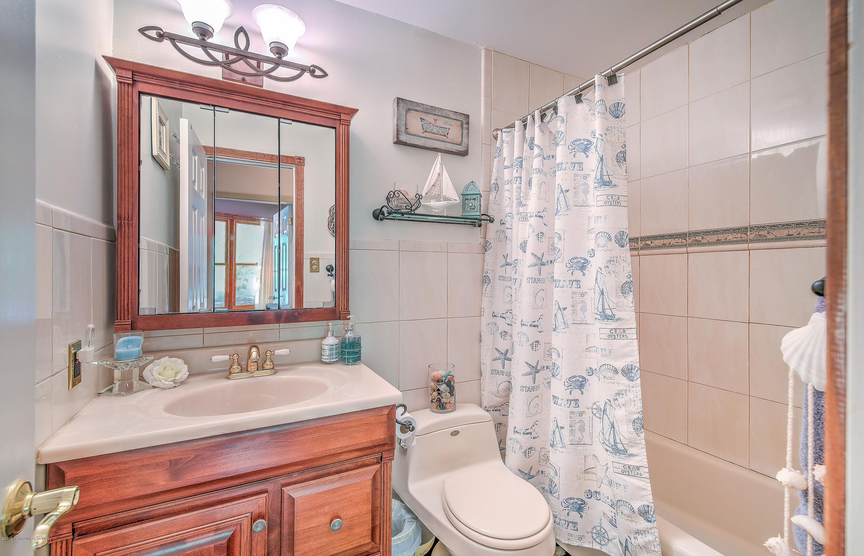 106 Starlight Road Howell, NJ 07731 - Photo 23 of 26 022_BATHROOM