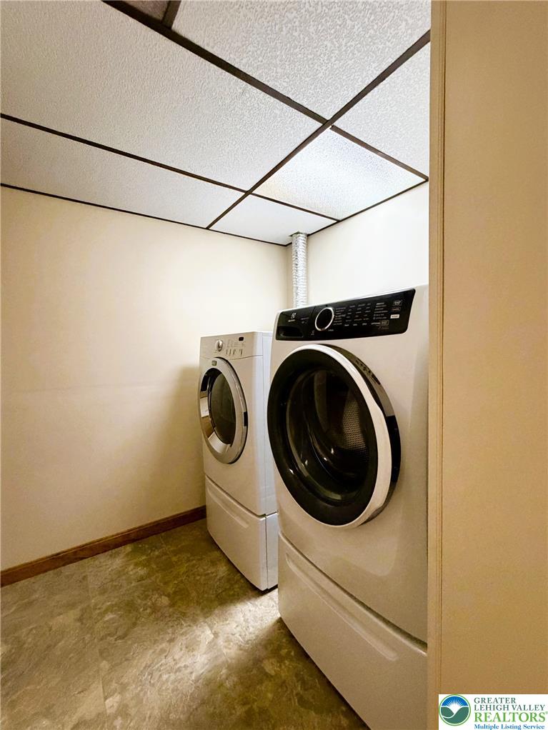 525 Pinewood Road Lehighton, PA 18235 - Photo 31 of 51 Functional laundry space featuring modern appliances