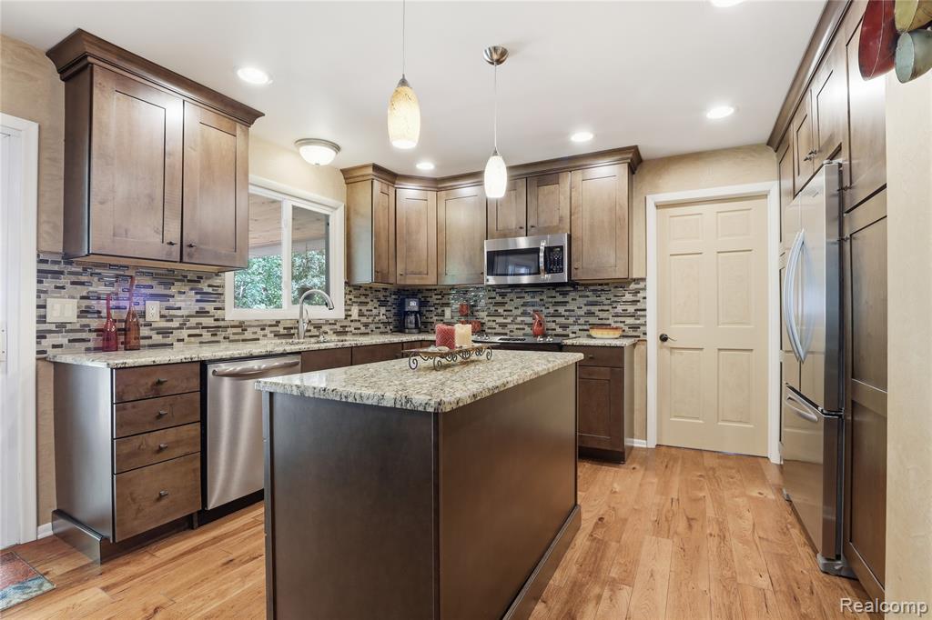 6211 Kings Scepter Road Grand Blanc, MI 48439 - Photo 11 of 82