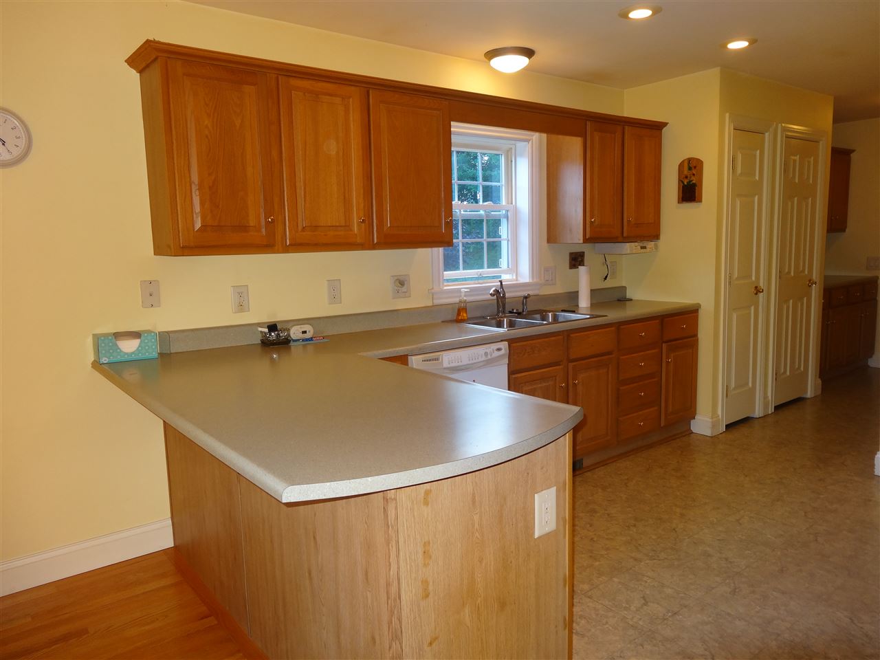 91 Pheasant Hill Road Hooksett, NH 03106 - Photo 11 of 23 Gallery Image 11