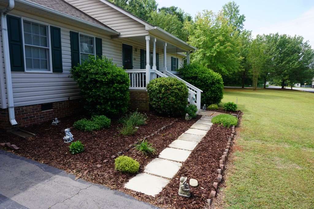 345 Southfield Street Inman, SC 29349 - Photo 2 of 27