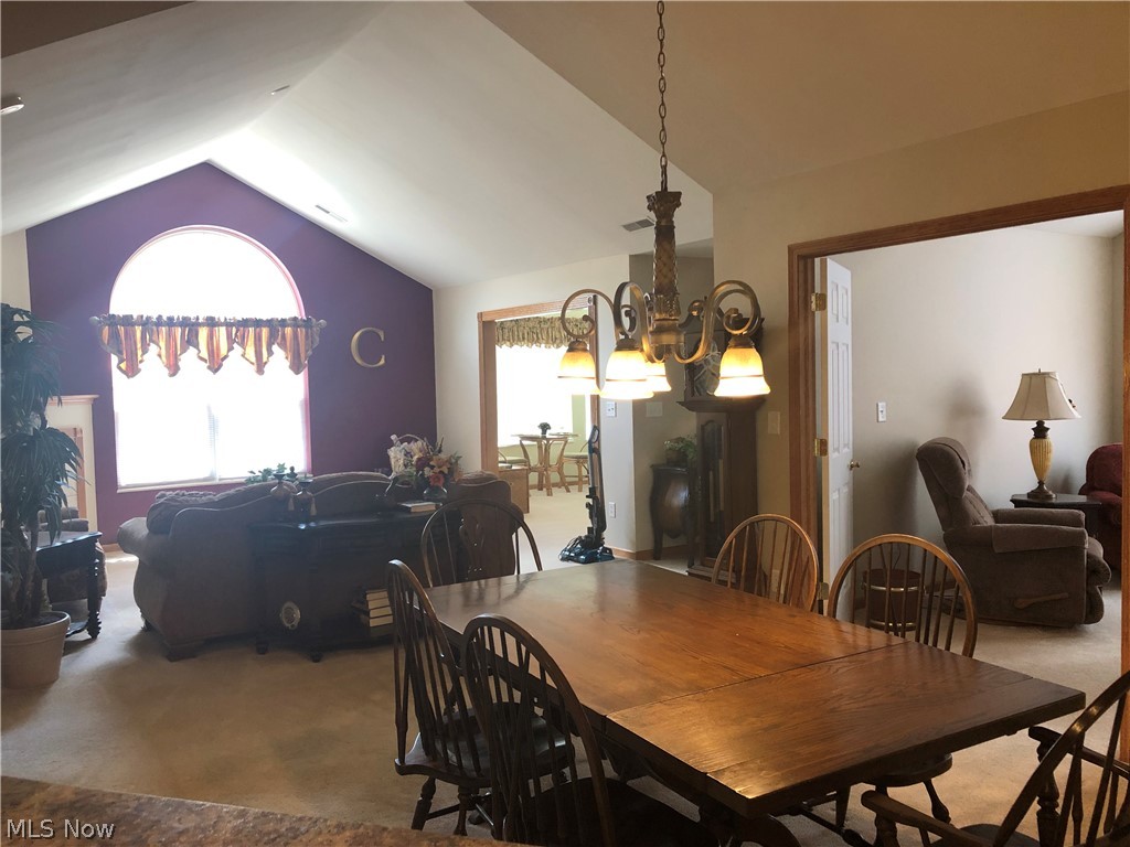 9151 Springfield Road, Unit 901 Youngstown, OH 44514 - Photo 4 of 18 Open concept dining room/great room combination.