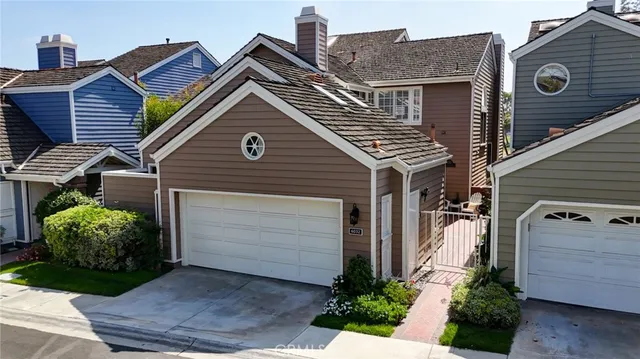 $1,599,000 | 6032 Avenida De Castillo, Long Beach, CA 90803