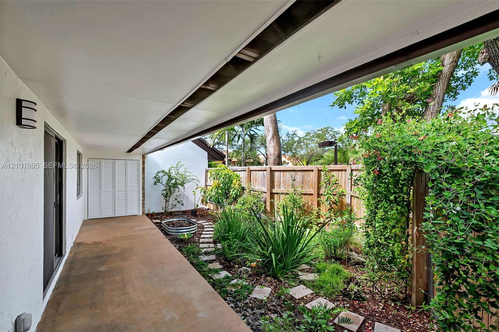 7707 Southwest 100th Street Miami, FL 33156 - Photo 15 of 18 Gallery Image 15