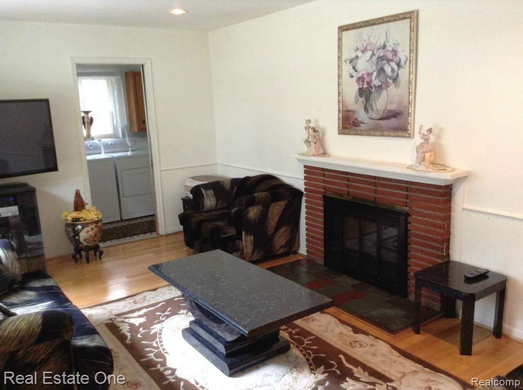 32211 Bonnet Hill Road Farmington Hills, MI 48334 - Photo 12 of 16