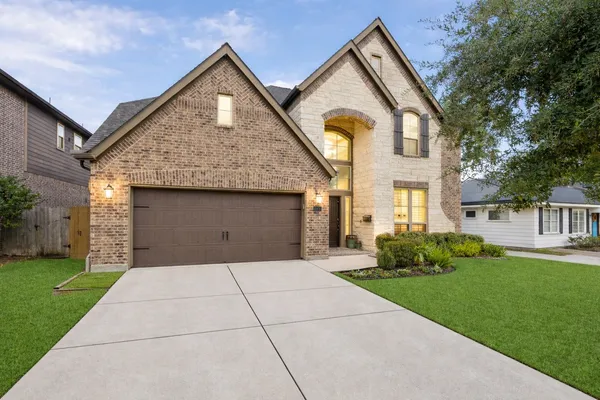 $1,050,000 | 1616 Hewitt Drive, Houston, TX 77018
